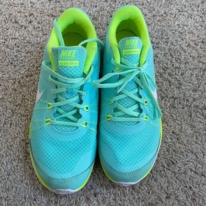 Nike training flex TR 5 tennis shoes